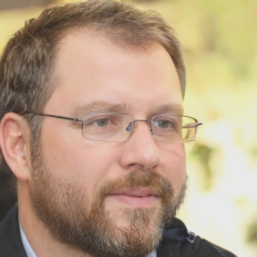 Ritratto di Loris Ferrante, formatore tecnico specializzato in sviluppo web