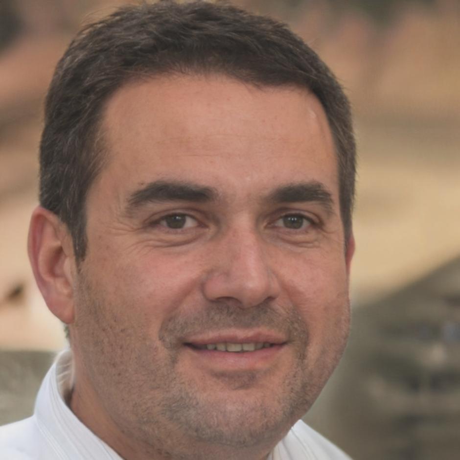 Ritratto di Flavio Barsanti, tutor didattico specializzato in apprendimento remoto